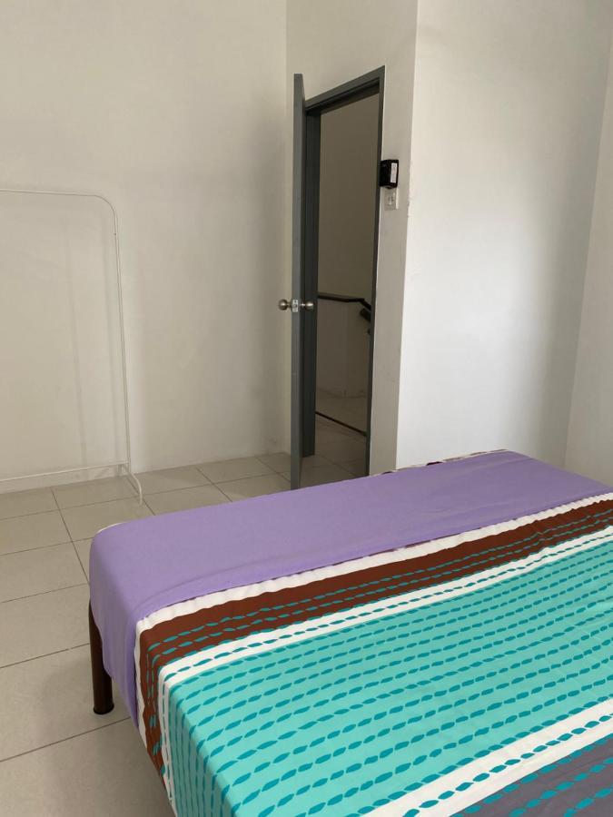 Cempaka Homestay Soga Perdana Бату Пахат Екстериор снимка